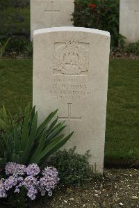 Philosophe British Cemetery Mazingarbe - Hume, H W