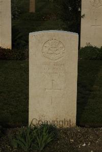 Philosophe British Cemetery Mazingarbe - Hunt, T E