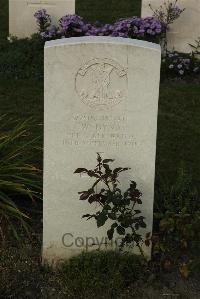 Philosophe British Cemetery Mazingarbe - Hynd, W