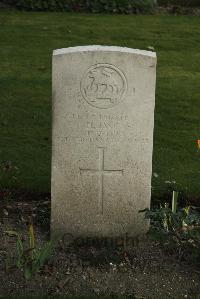 Philosophe British Cemetery Mazingarbe - Jaye, H