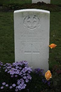 Philosophe British Cemetery Mazingarbe - Johnson, F G