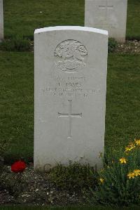 Philosophe British Cemetery Mazingarbe - Jones, C