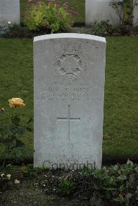 Philosophe British Cemetery Mazingarbe - Jones, D R W