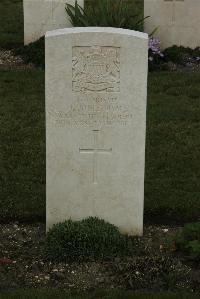 Philosophe British Cemetery Mazingarbe - Jones, J