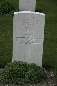 Philosophe British Cemetery Mazingarbe - Kavanagh, P