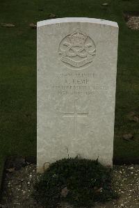 Philosophe British Cemetery Mazingarbe - Kemp, A