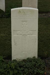Philosophe British Cemetery Mazingarbe - Kirk, T