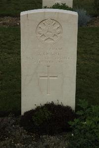 Philosophe British Cemetery Mazingarbe - Knight, J
