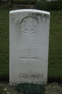 Philosophe British Cemetery Mazingarbe - Launder, H N