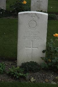 Philosophe British Cemetery Mazingarbe - Long, J P