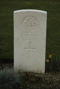 Philosophe British Cemetery Mazingarbe - Loveridge, M