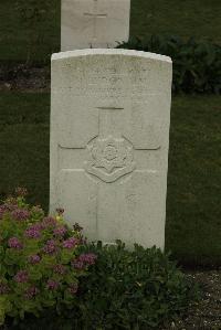 Philosophe British Cemetery Mazingarbe - Lydon, M