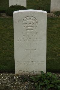 Philosophe British Cemetery Mazingarbe - Lygo, W A
