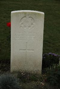 Philosophe British Cemetery Mazingarbe - MacDonald, Alfred Alexander
