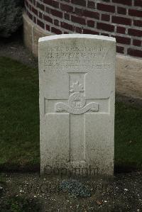 Philosophe British Cemetery Mazingarbe - MacNamara, George Frederick