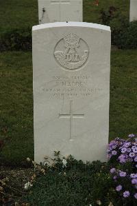 Philosophe British Cemetery Mazingarbe - Madden, J