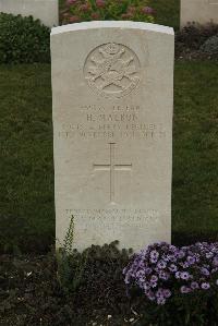 Philosophe British Cemetery Mazingarbe - Malbon, Harold