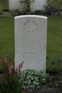 Philosophe British Cemetery Mazingarbe - Marks, P S