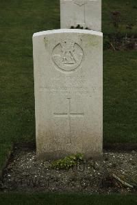 Philosophe British Cemetery Mazingarbe - Mason, J G