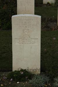 Philosophe British Cemetery Mazingarbe - Petty, J