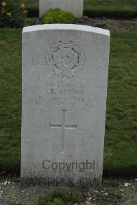 Philosophe British Cemetery Mazingarbe - Taylor, Joseph Edward