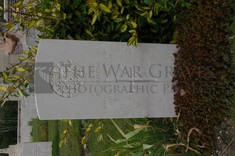 Philosophe British Cemetery Mazingarbe - CUMMINS, J