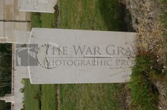 Philosophe British Cemetery Mazingarbe - CURRY, J