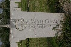 Philosophe British Cemetery Mazingarbe - EVANS, THOMAS RICHARD