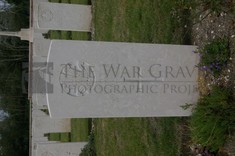 Philosophe British Cemetery Mazingarbe - FOWLER, J