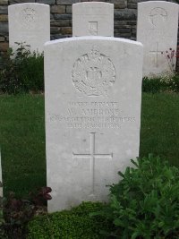 Honnechy British Cemetery - Ambrose, W