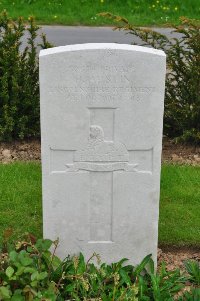 Honnechy British Cemetery - Austin, H