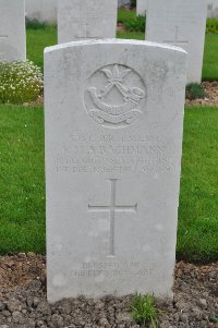 Honnechy British Cemetery - Bachmann, F M A