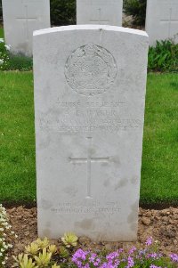 Honnechy British Cemetery - Baker, Arthur Ensom
