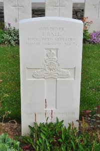 Honnechy British Cemetery - Ball, I