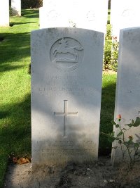 Houchin British Cemetery - Allen, L H