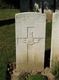 Houchin British Cemetery - Archer, H E
