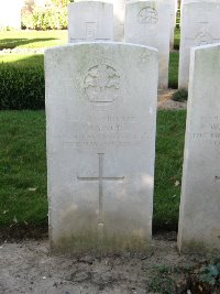 Houchin British Cemetery - Lynch, John