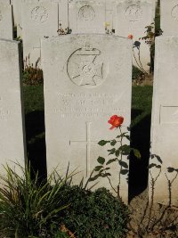 Houchin British Cemetery - McCann, W