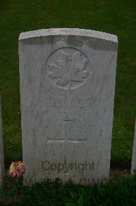 Houchin British Cemetery - Petherbridge, J