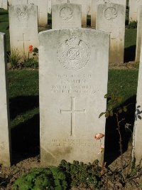 Houchin British Cemetery - Smith, T