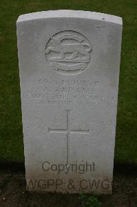 Lillers Communal Cemetery - Abrams, A