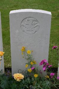 Lillers Communal Cemetery - Ambler, Harry