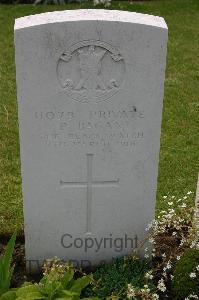 Lillers Communal Cemetery - Bagan, P