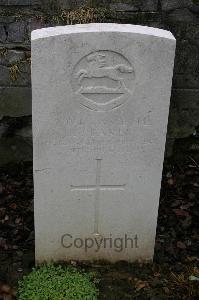 Lillers Communal Cemetery - Baker, H