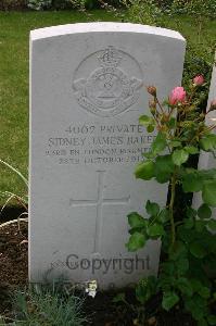 Lillers Communal Cemetery - Baker, Sidney James