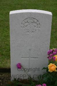 Lillers Communal Cemetery - Barry, William Francis