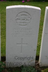 Lillers Communal Cemetery - Beaver, T G