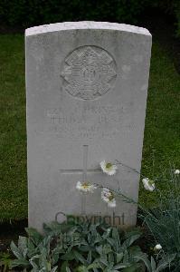 Lillers Communal Cemetery - Best, Thomas