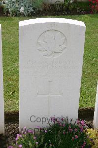 Lillers Communal Cemetery - Bradbury, Norman Offley