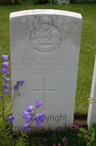 Lillers Communal Cemetery - Breach, Henry Edwin